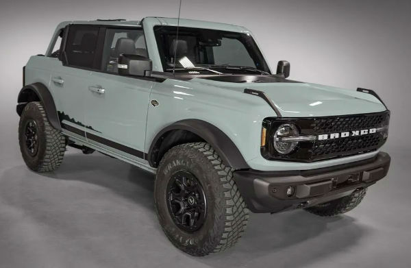 2025 Ford Bronco Hybrid