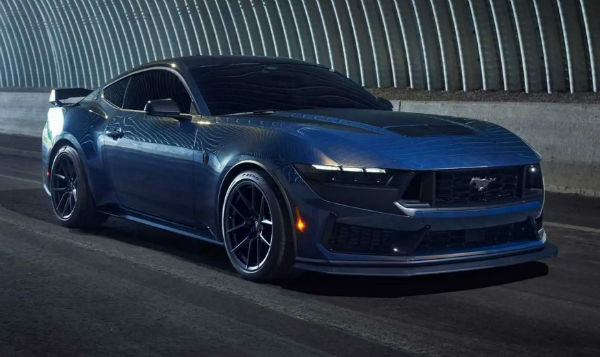 2025 Ford Mustang Dark Horse