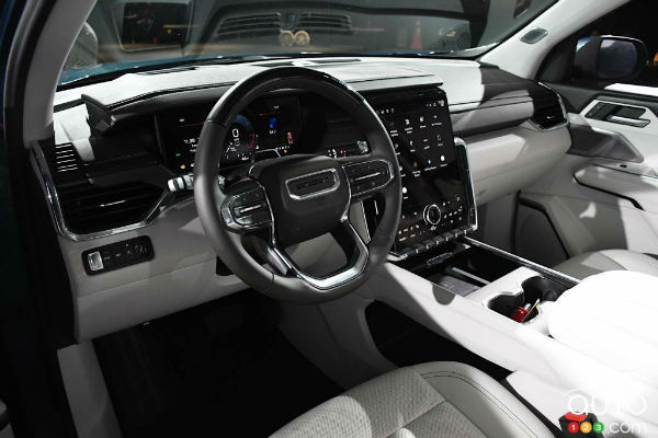 2025 GMC Acadia Interior