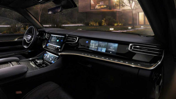 2025 Jeep Wagoneer Interior