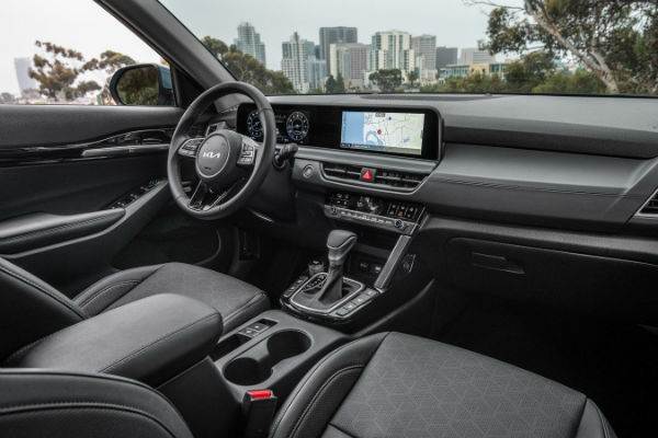 2025 KIA Seltos Interior