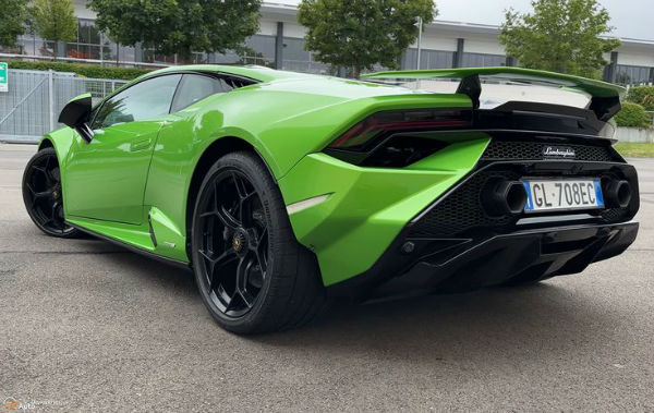 Lamborghini Huracan 2025