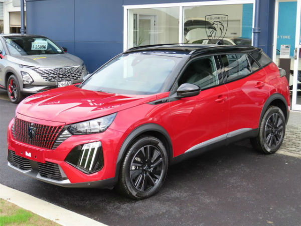 2025 Peugeot 2008 GT Hybrid