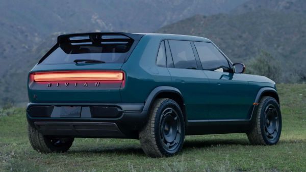 2026 Rivian R3X Car