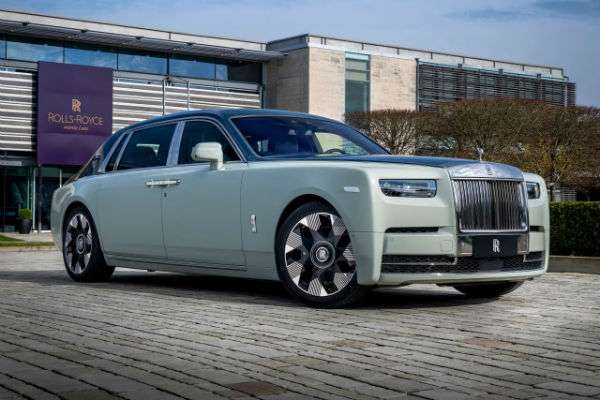 2026 Rolls-Royce Phantom Car