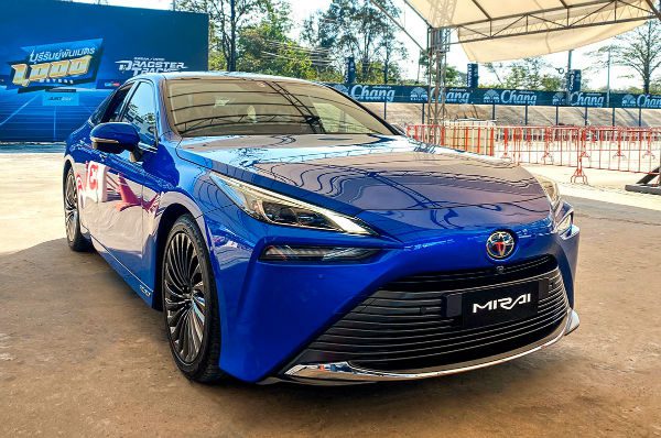 2026 Toyota Mirai Fuel-Cell Vehicle