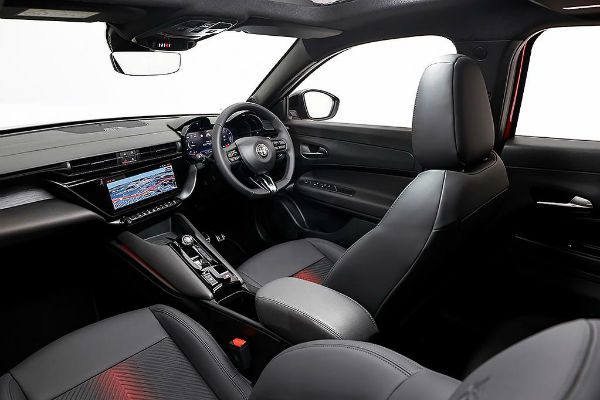 Alfa Romeo Junior Ibrida 2026 Interior