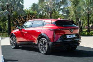 GIA XE Vinfast VF7 2026