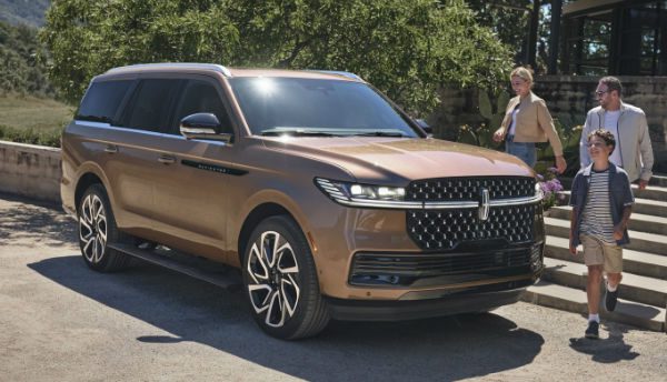 2028 Lincoln Navigator Car